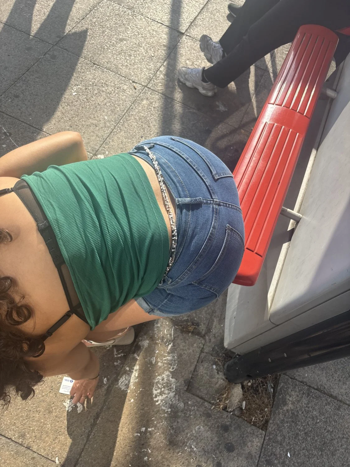 Brazilian slut shows off ass during UK heatwave image 2