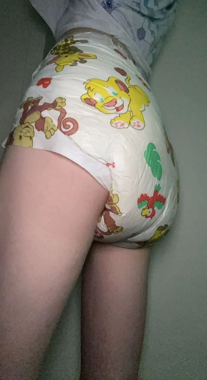 18yo Slut Elaine Alberts Loves Wearing Diapers image 19