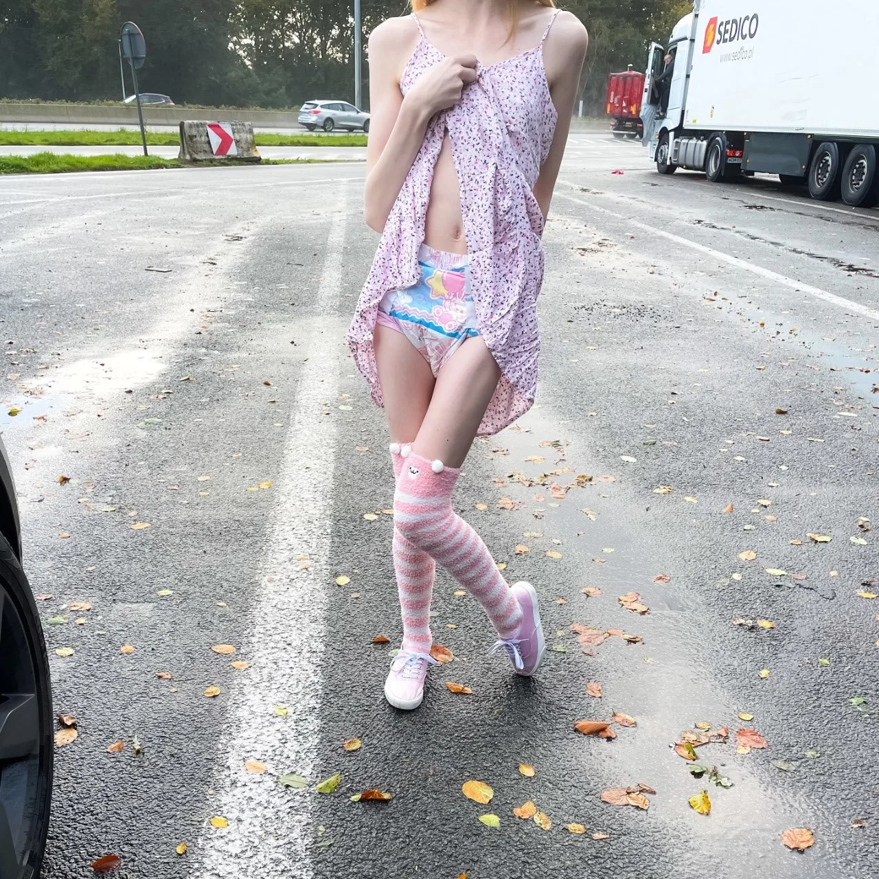 18yo Slut Elaine Alberts Loves Wearing Diapers image 27
