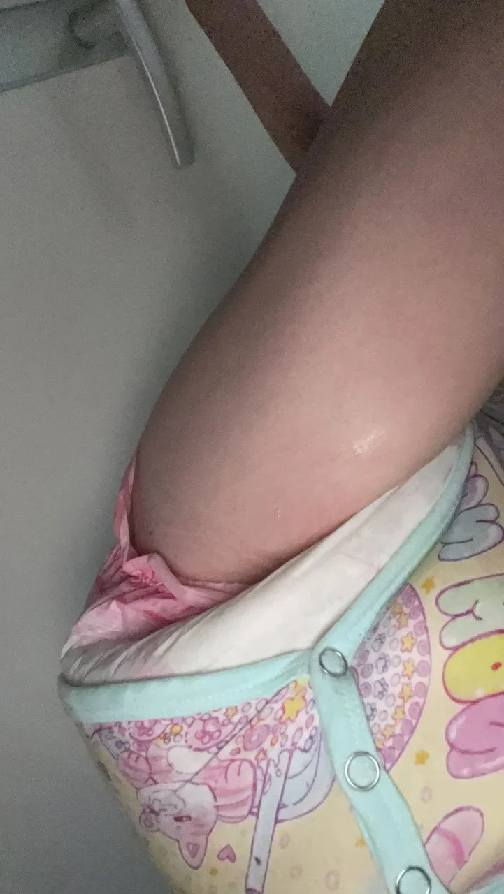 18yo Slut Elaine Alberts Loves Wearing Diapers image 33