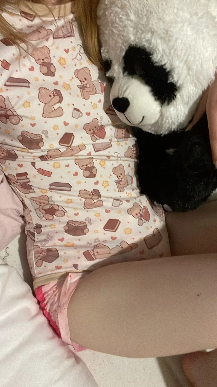 18yo Slut Elaine Alberts Loves Wearing Diapers image 42