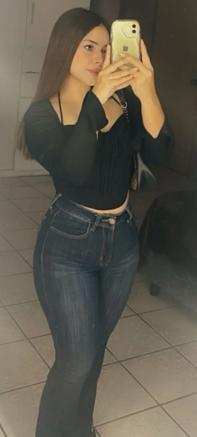 Girl puta hermosa y ricas piernas de gym sexy y zorrita Parte2 image 17