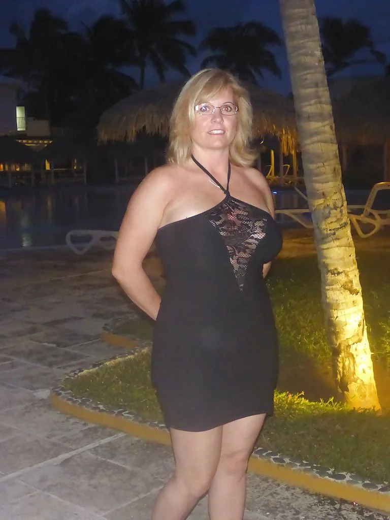 Stacked Blonde MILF image 7
