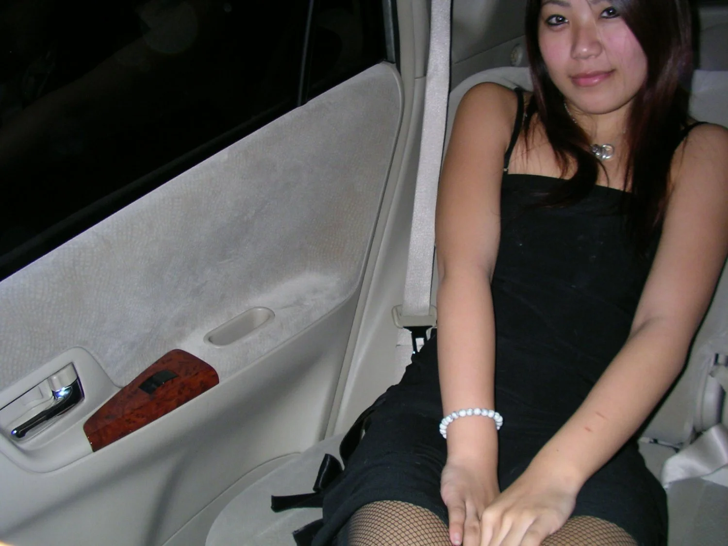 Japanese girl Emi image 2
