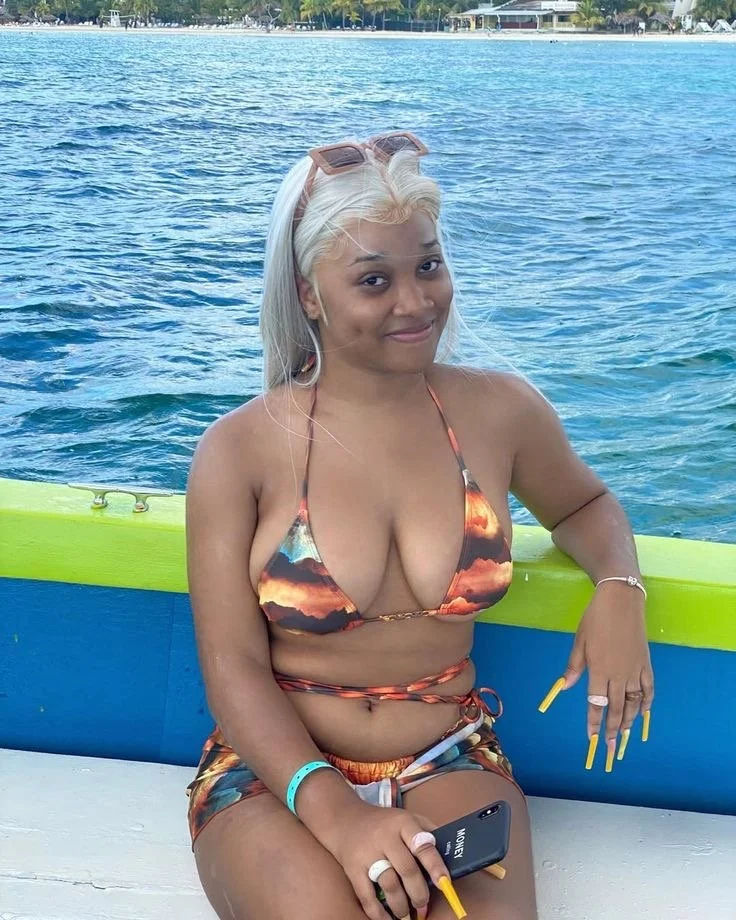Jamaican 104 (ebony thot) image 2