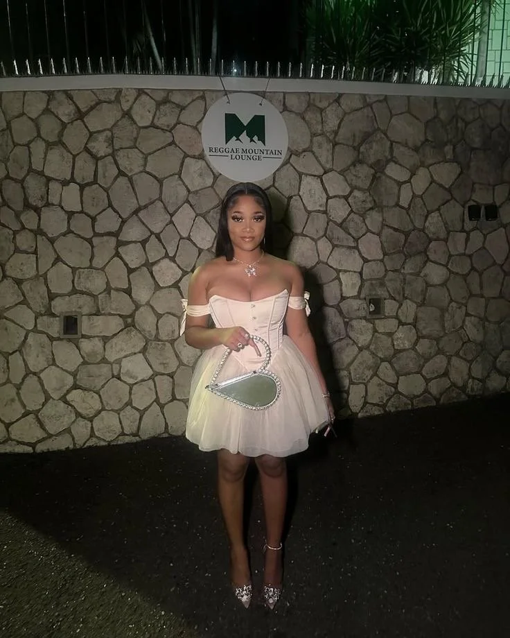Jamaican 104 (ebony thot) image 3