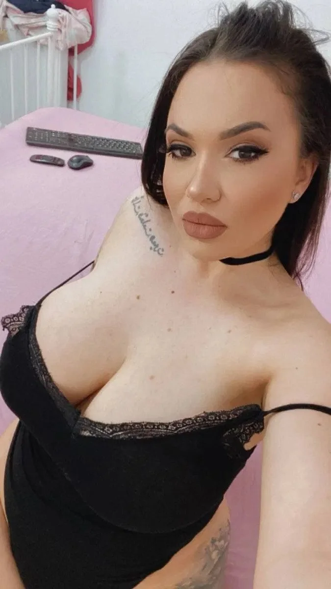 big boobs goth on kik: isabelado image 2