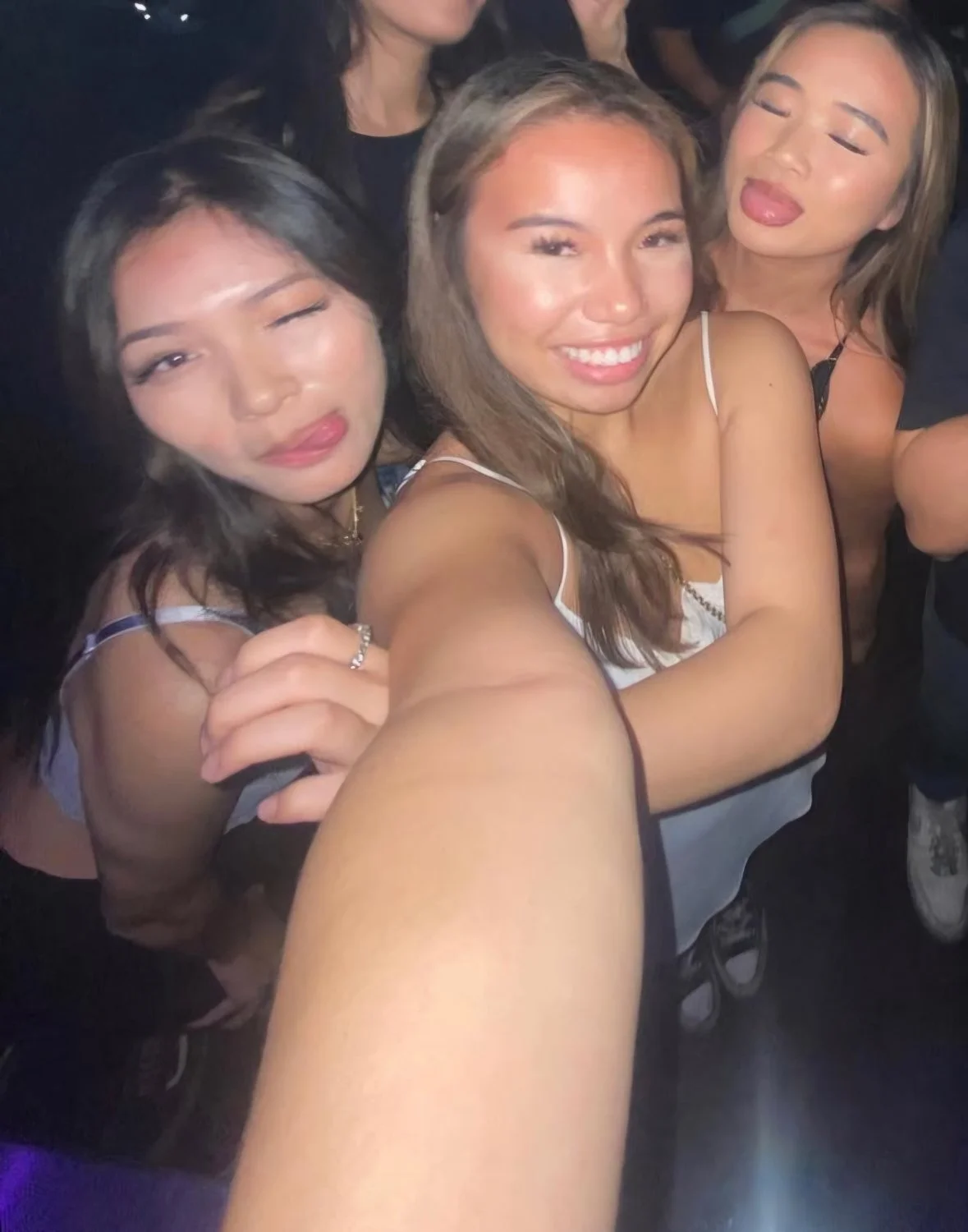 California slut Hilary lost in IRL game image 19