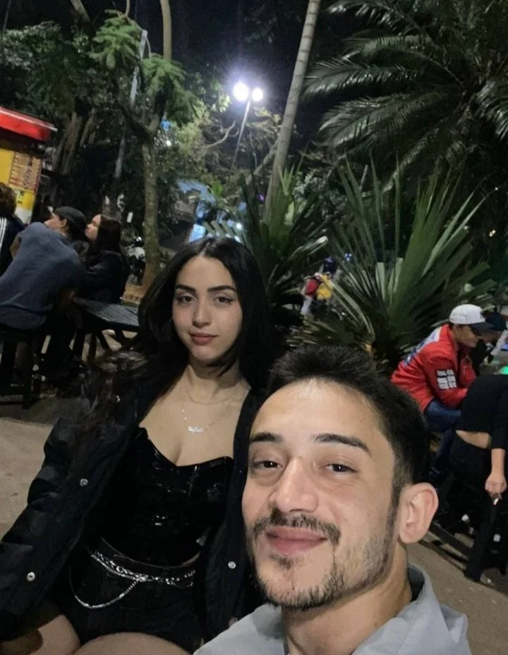 Casada novinha sendo dividida pelo corninho image 29