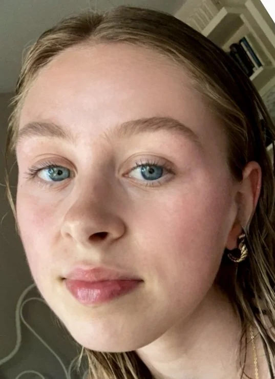 AMEILA. Imagine those lips around your dick image 2