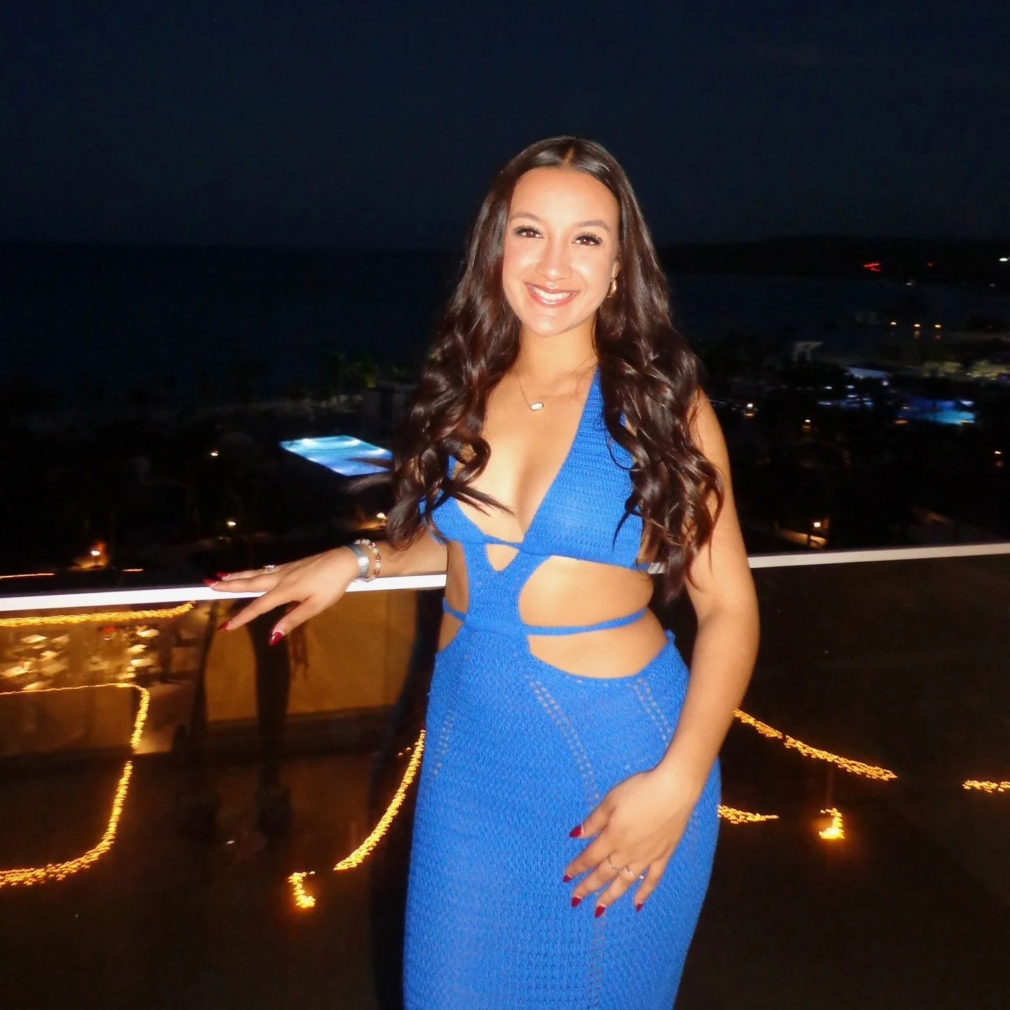 Sexy thicc college slut Alexis image 24