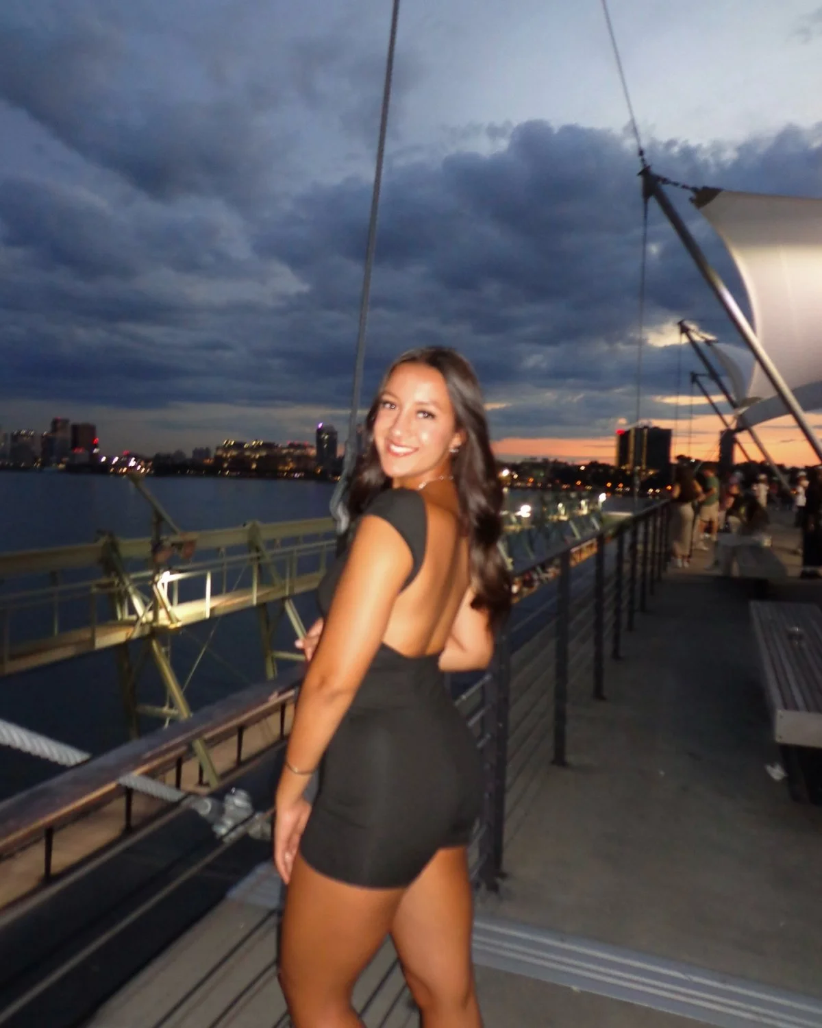 Sexy thicc college slut Alexis image 30