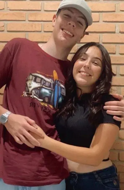 safado botou a branquinha delícia pra mamar muito que delícia cover image