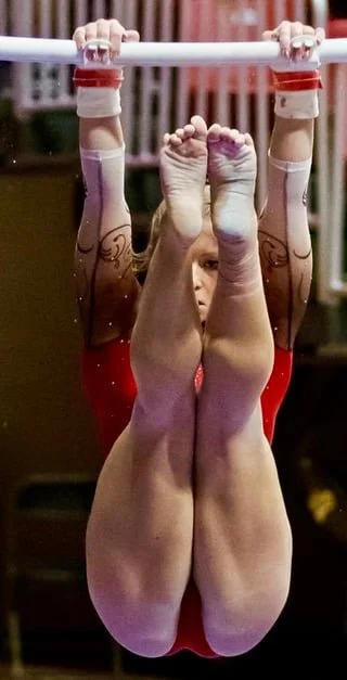 Gymnast hottie image 10