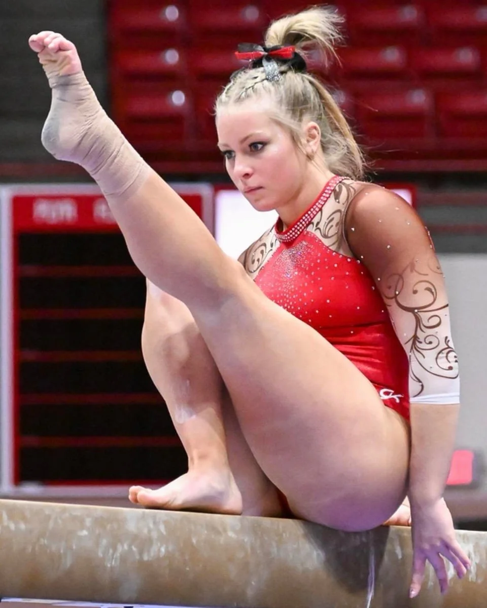 Gymnast hottie image 14