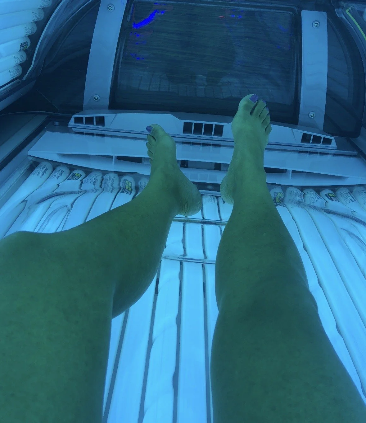Sexy brunette Melina Lopez slut sunbed nudes image 4