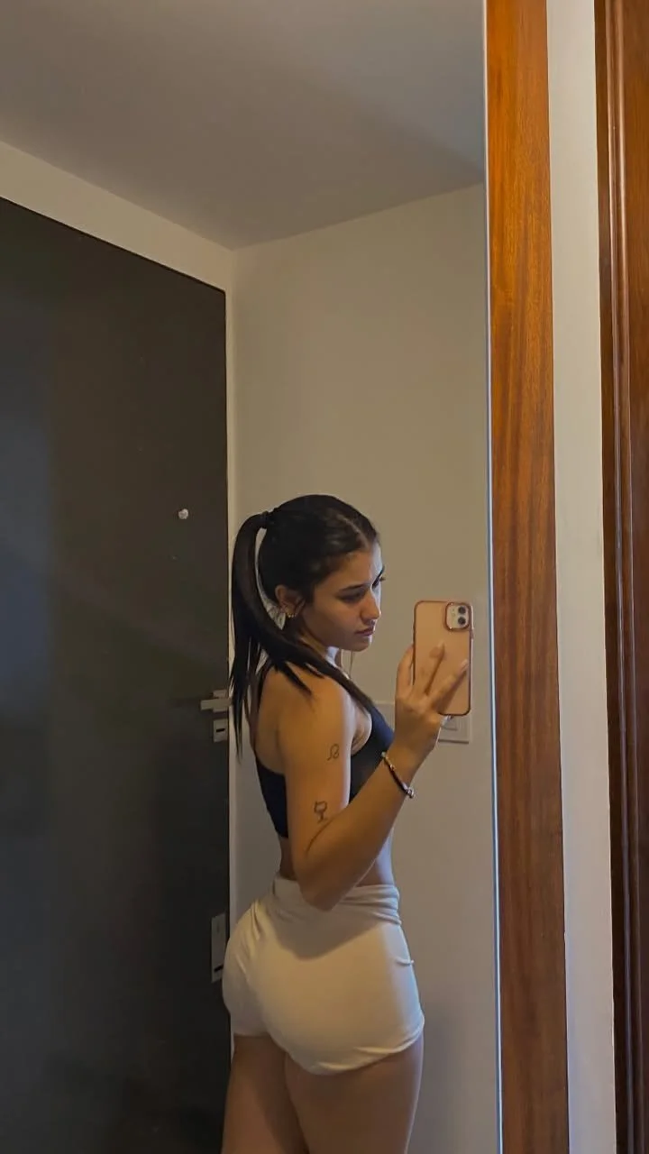 Ludmila hermosa puta siendo expuesta main image