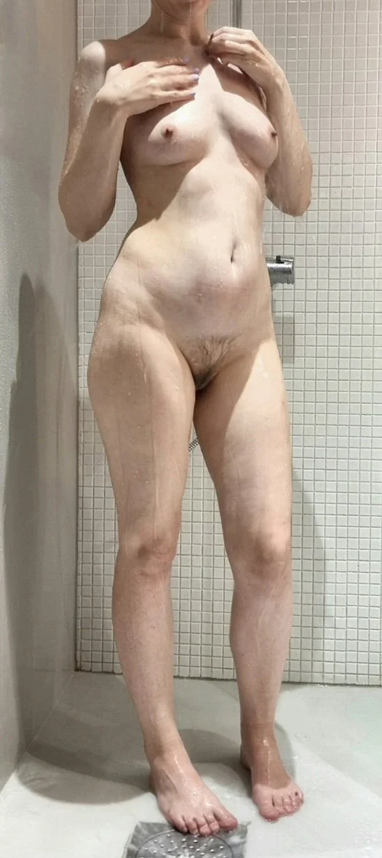 Thick ass milf image 24