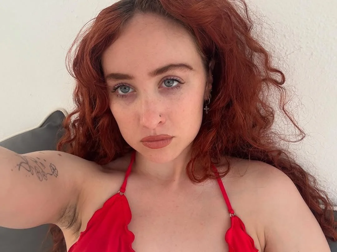 Chappell Roan armpits image 2