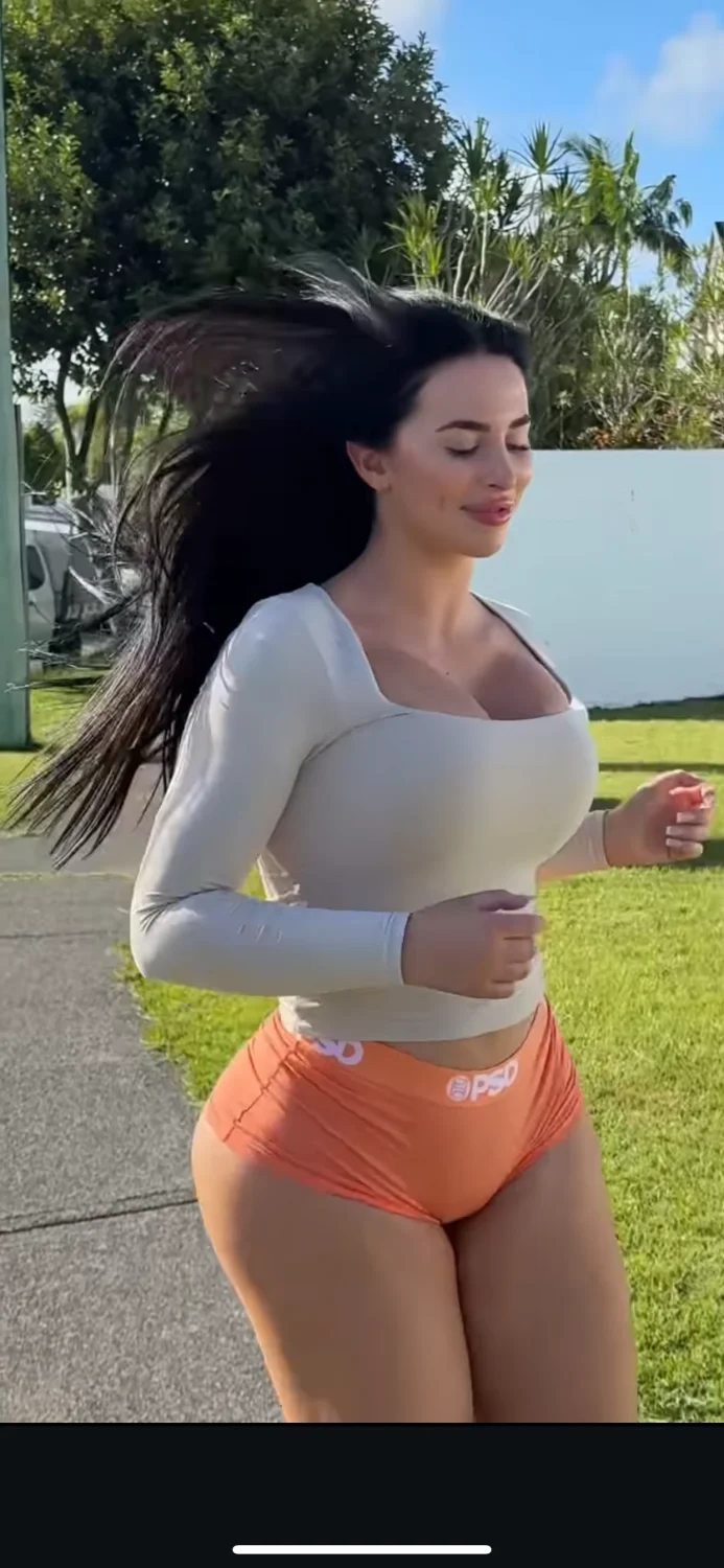 Isabelle jade image 3