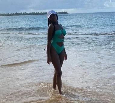 Latina haciendo el delicioso image 3