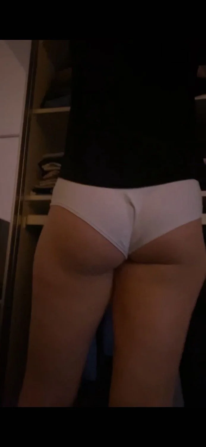 gf perfect ass changing clothes main image