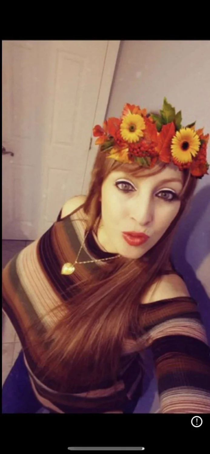 Sexy big tit Chicago MILF image 3