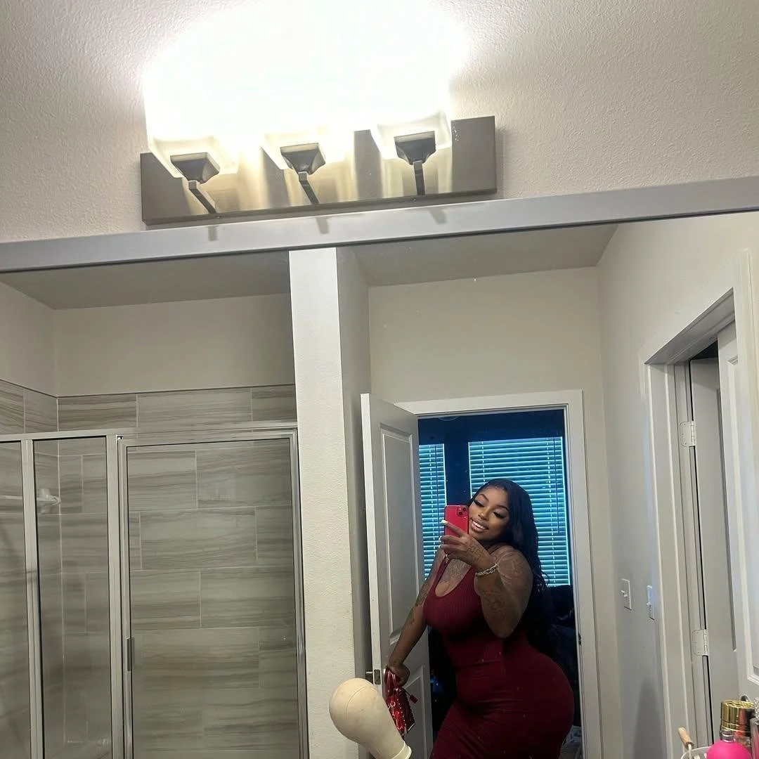 Who on this site can show me the best tribute of these Hoodrat Holly videos and photos? image 13