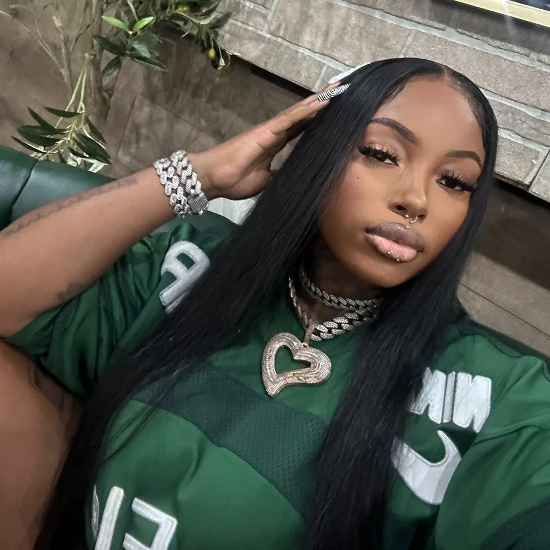 Who on this site can show me the best tribute of these Hoodrat Holly videos and photos? image 19