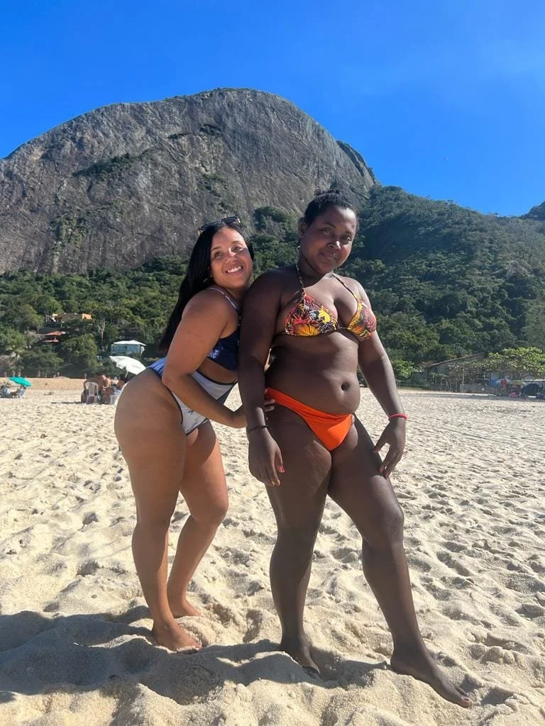Fotos de gostosas rabudas com legenda. comentem bastante. image 11