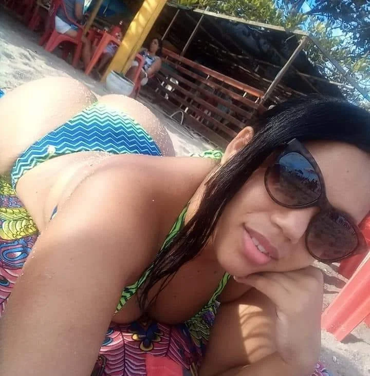 Fotos de gostosas rabudas com legenda. comentem bastante. image 41