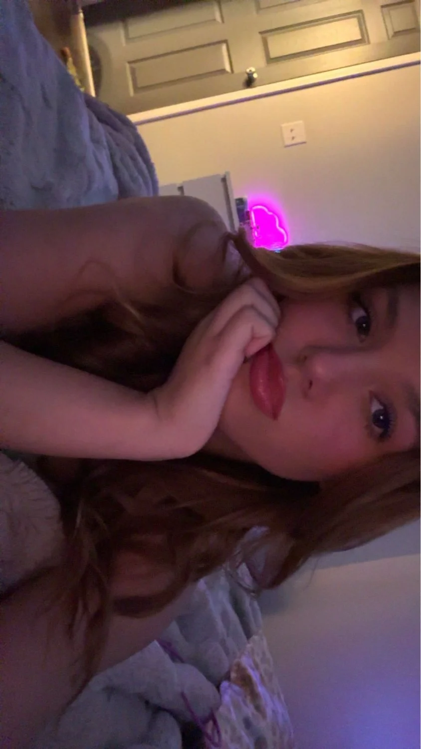 Barely legal with a fat ass (im 18) image 2