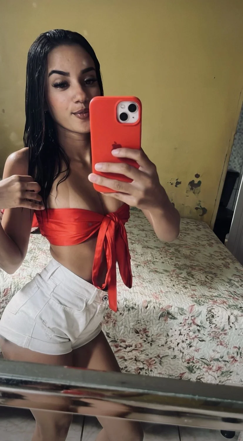 Putinhas do tiktok 😈qual a sua preferida? image 29