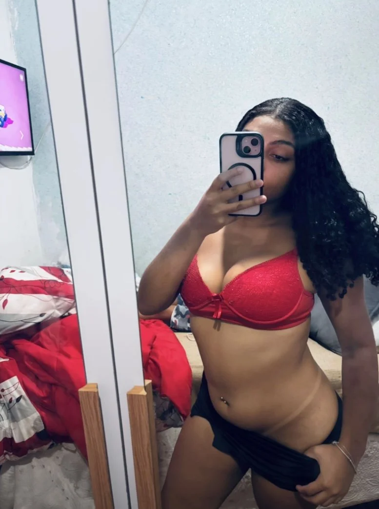 Putinhas do tiktok 😈qual a sua preferida? image 33