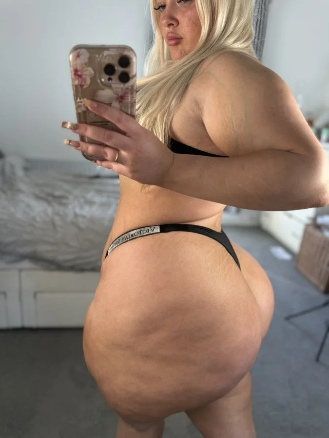 nWEX😍😍🍑🍑🍑PAWG image 3