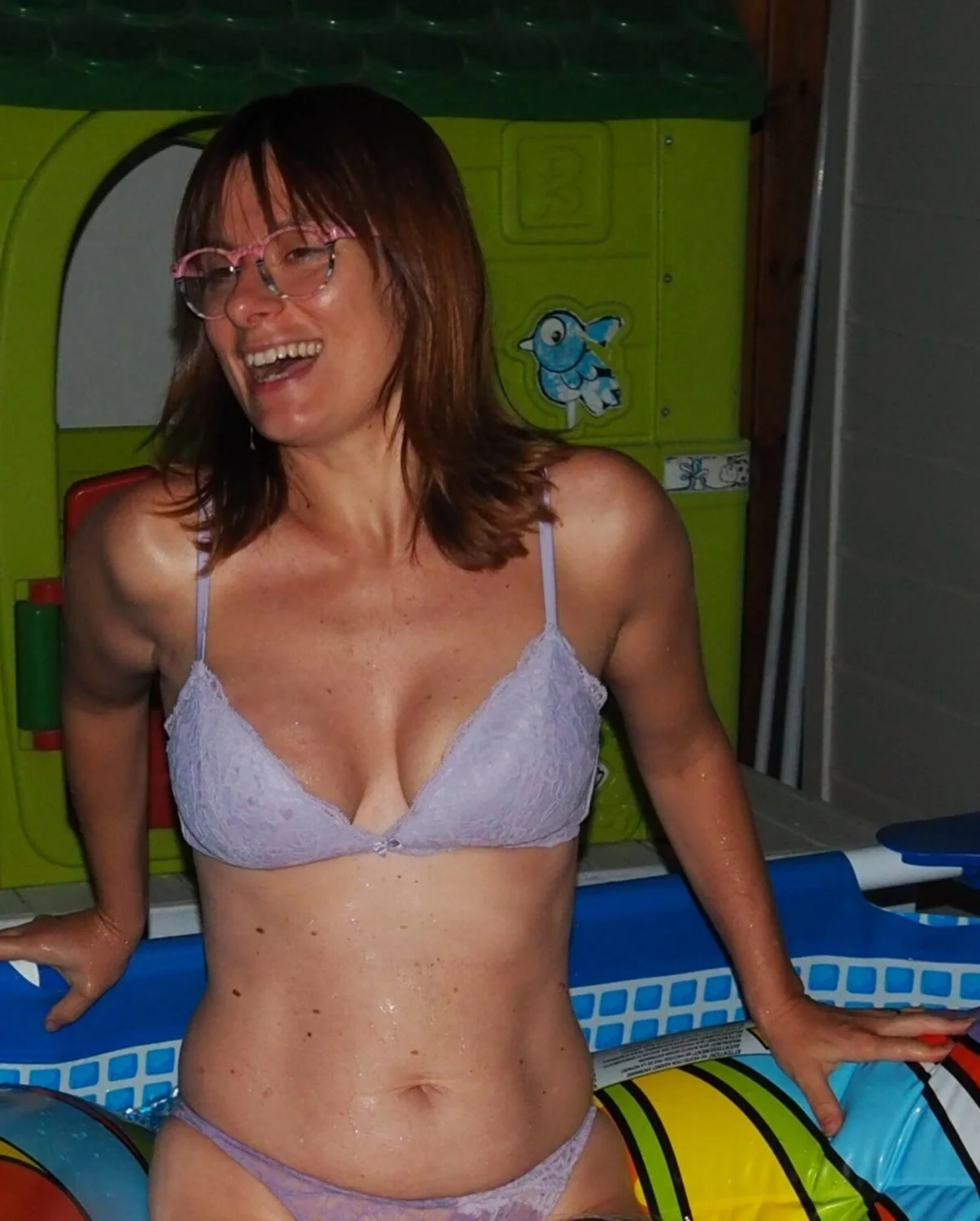 Unaware amateur milf image 29