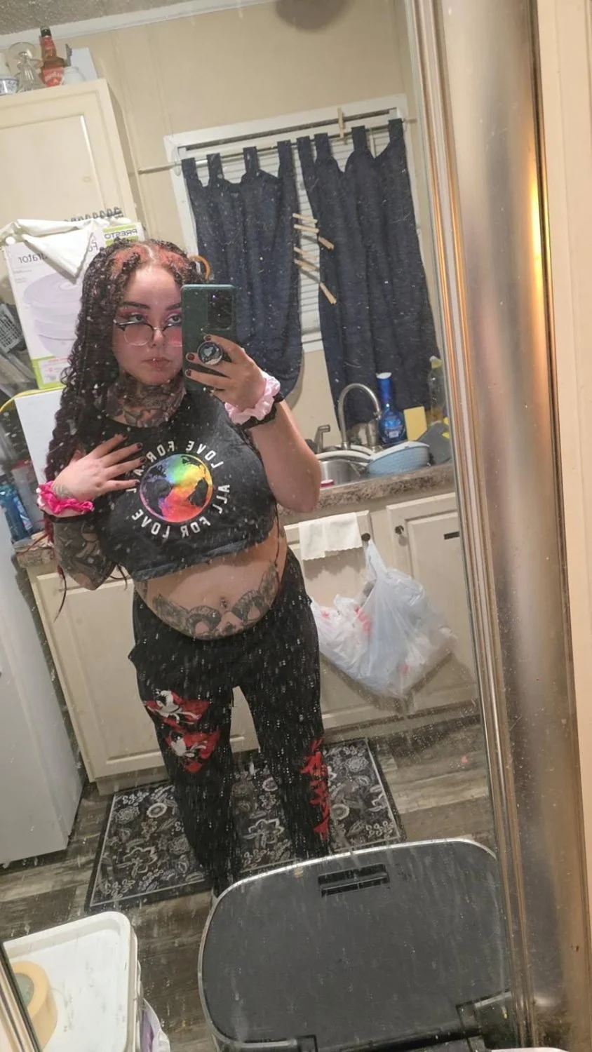 Kiana 28 emo tinder whore nice ass image 4
