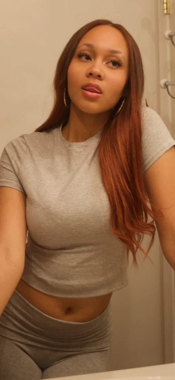 Nutty lightskin looking sexy in that volleyball outfit🤤 main image