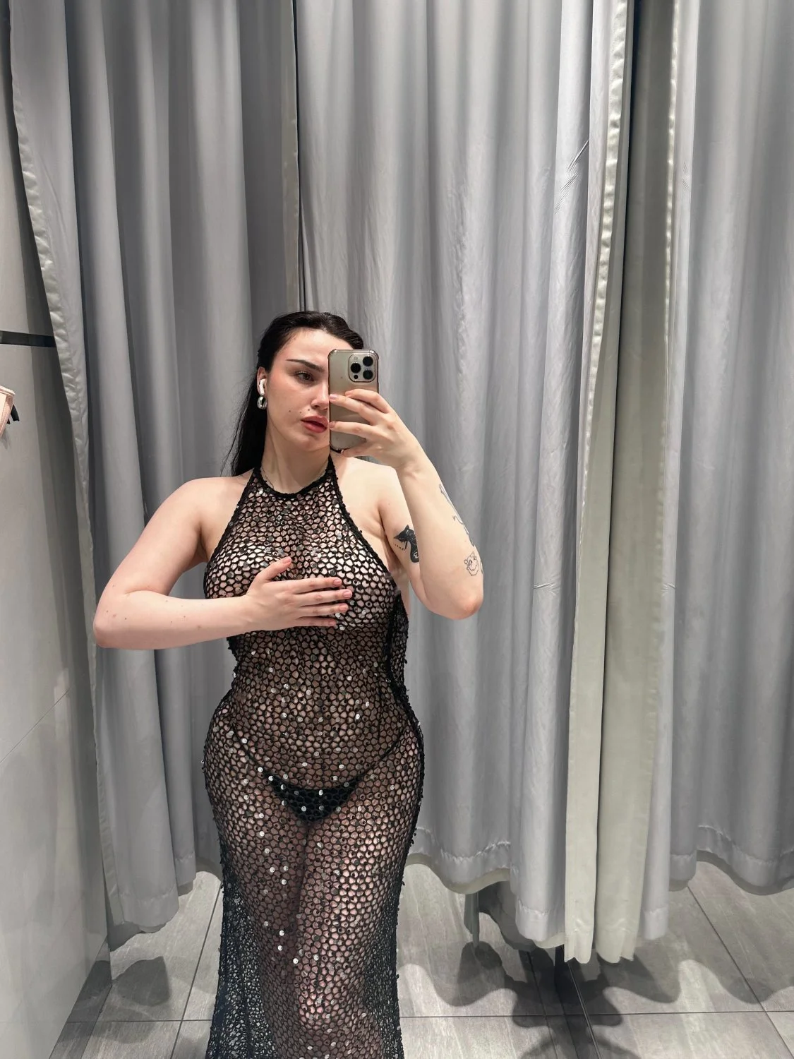 Would you bang in the changing room? image 1