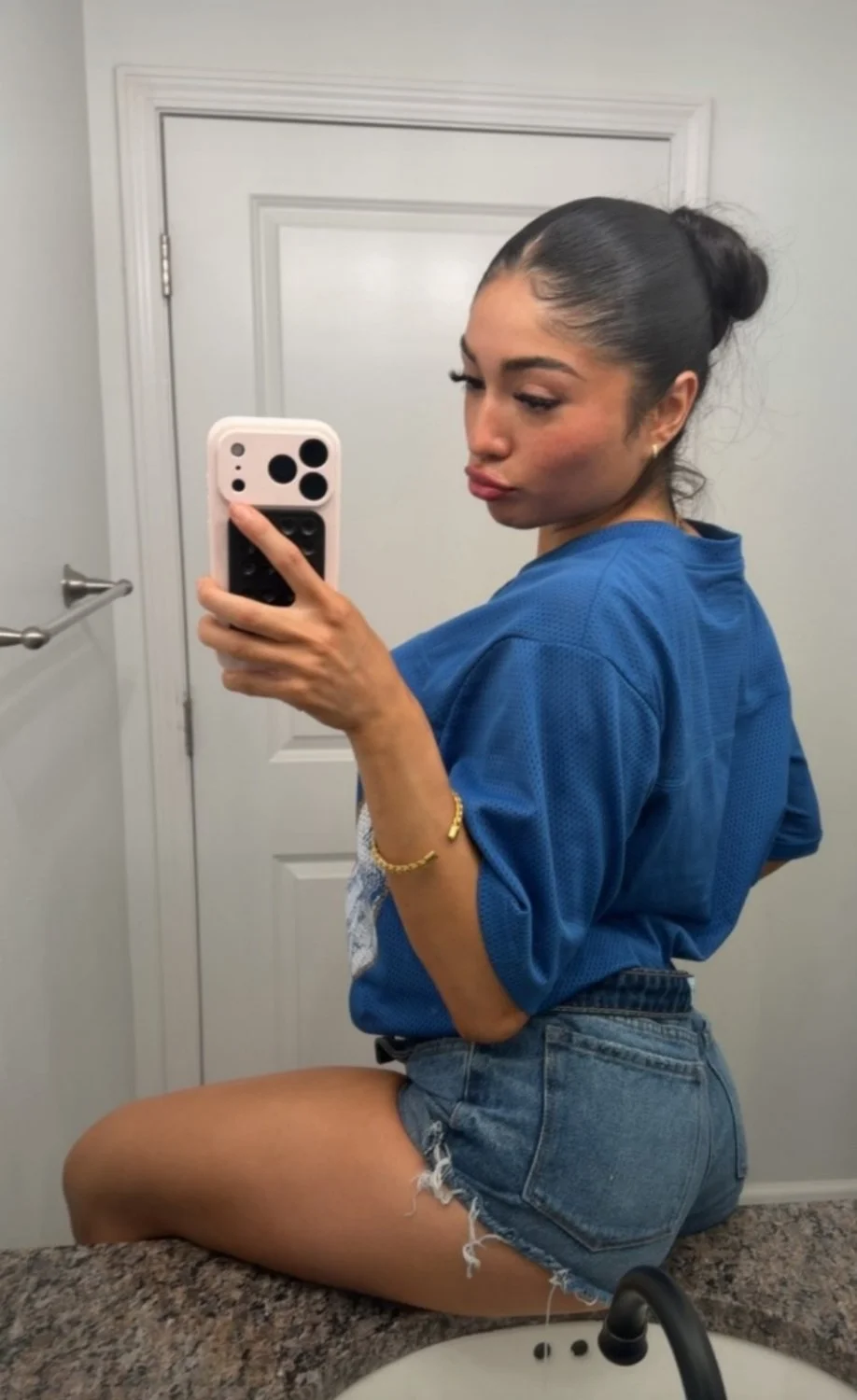Sexy latina thot flashin pussy & titties main image