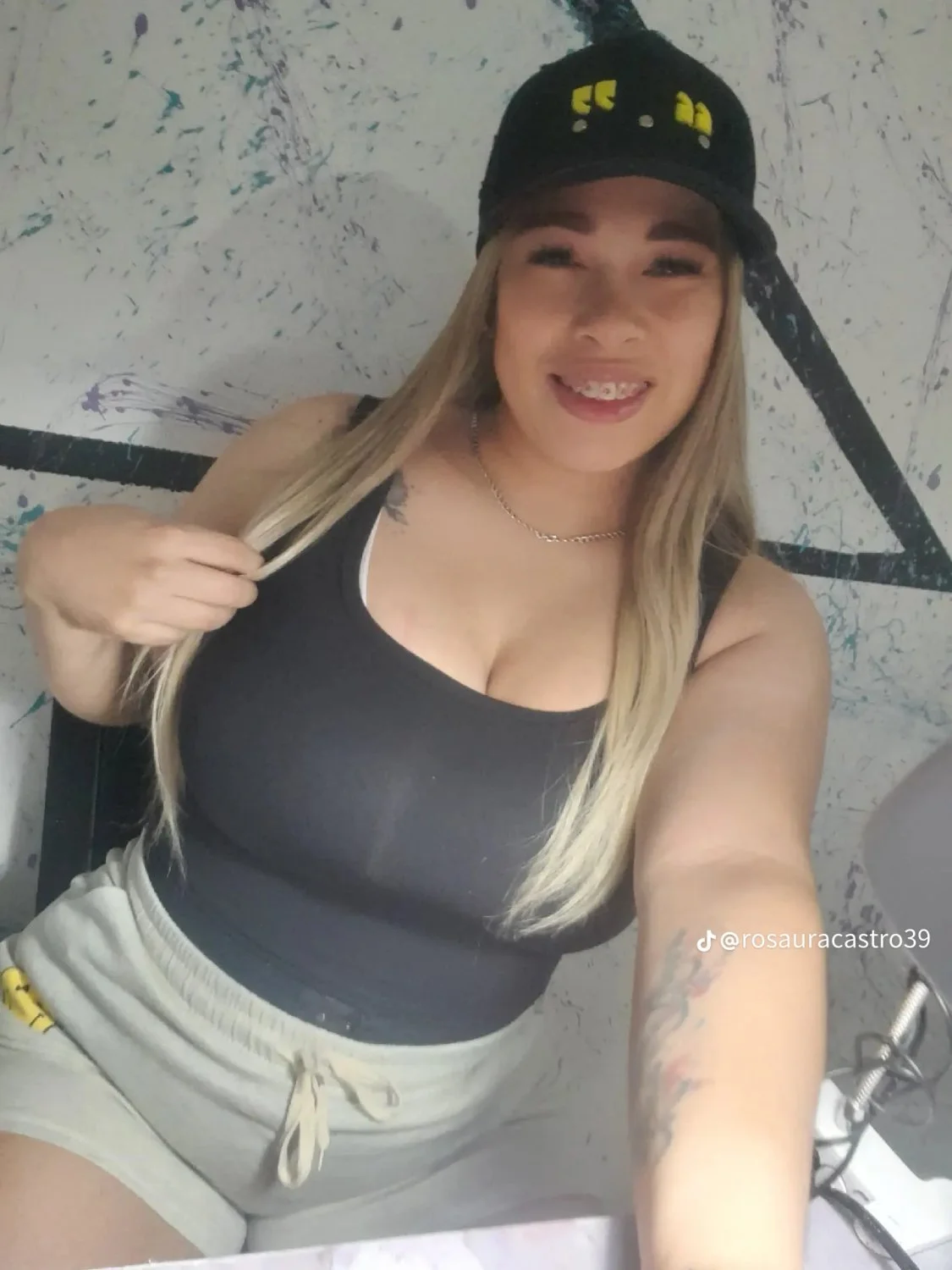 Hermanas image 37