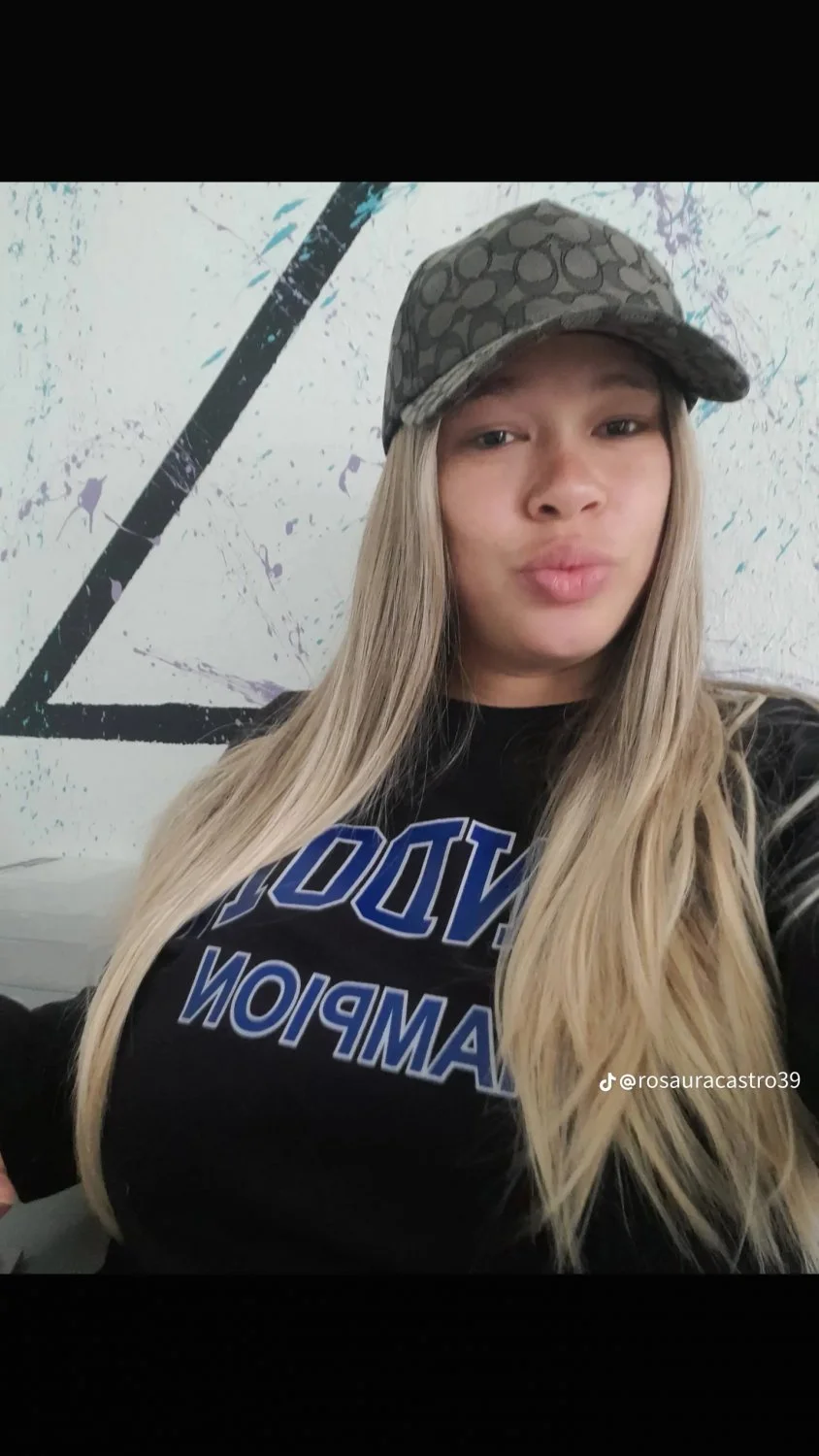 Hermanas image 41