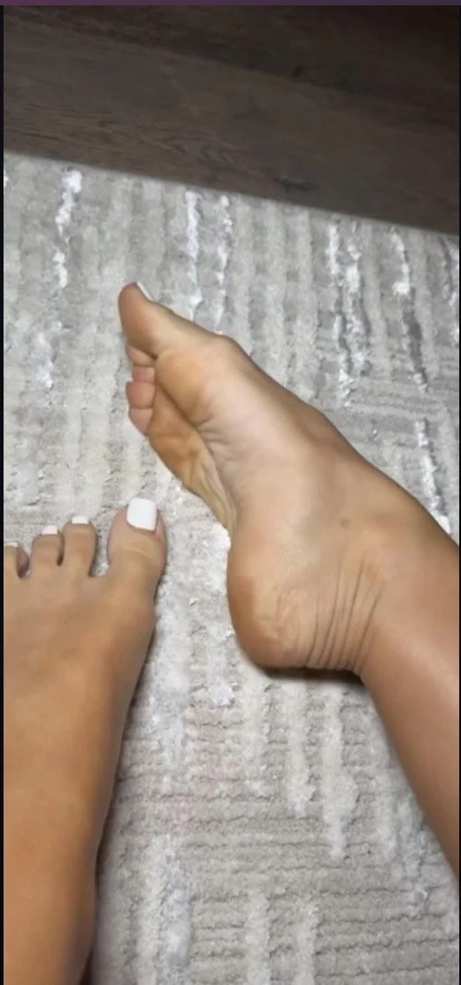Bop House Feet image 2