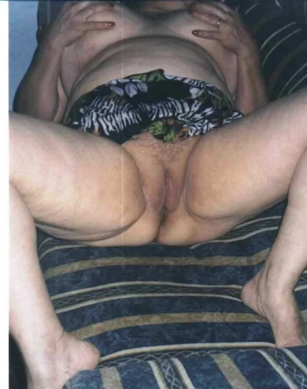 Esposa gorda do amigo de novo - Velha coroa image 2