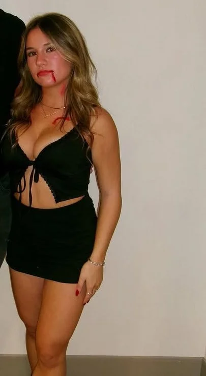 Let’s obsess over Tess- kik in bio image 2