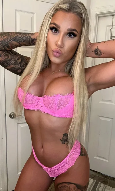 The Perfect Blonde image 17