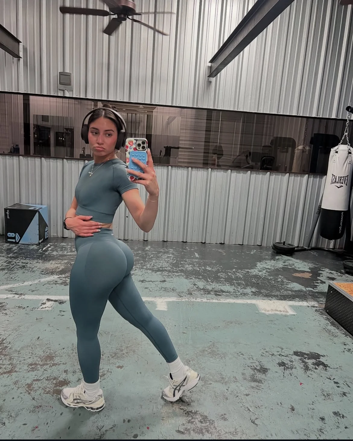 Dm me to trib or more main image
