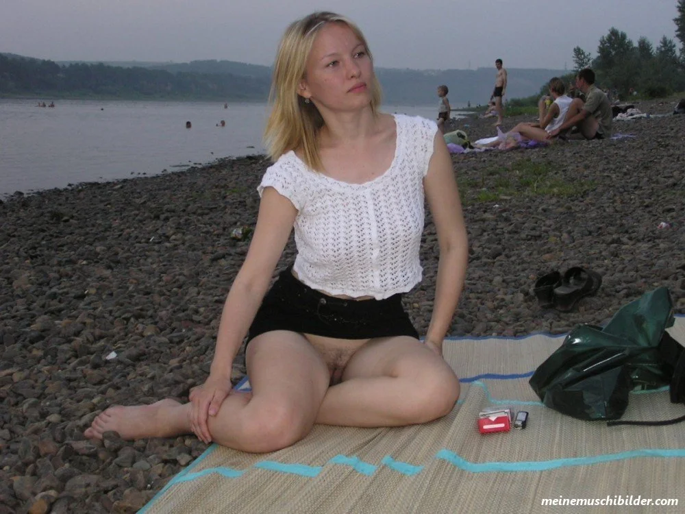 Upskirt 2 image 17