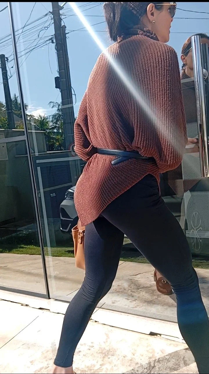 Voyeur da gostosa casada chegando em casa image 10