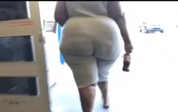 All that ass‼️ image 2
